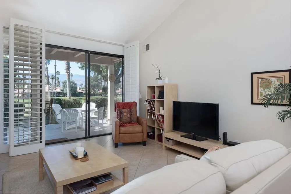279 San Remo Street Palm Desert, CA 92260