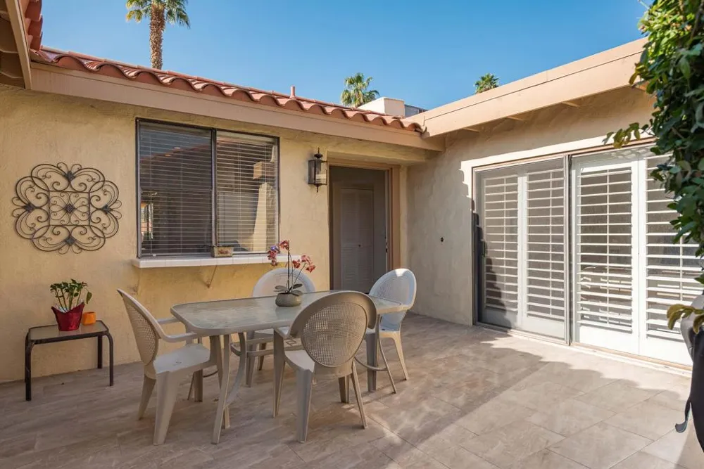 279 San Remo Street Palm Desert, CA 92260