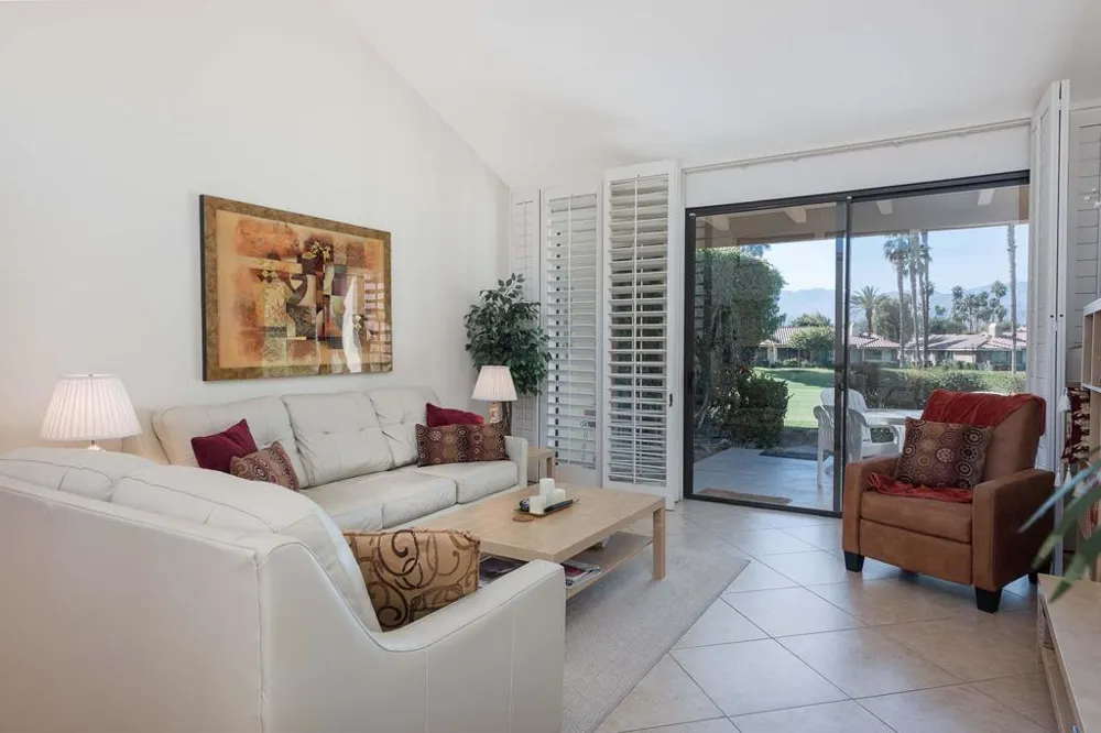 279 San Remo Street Palm Desert, CA 92260