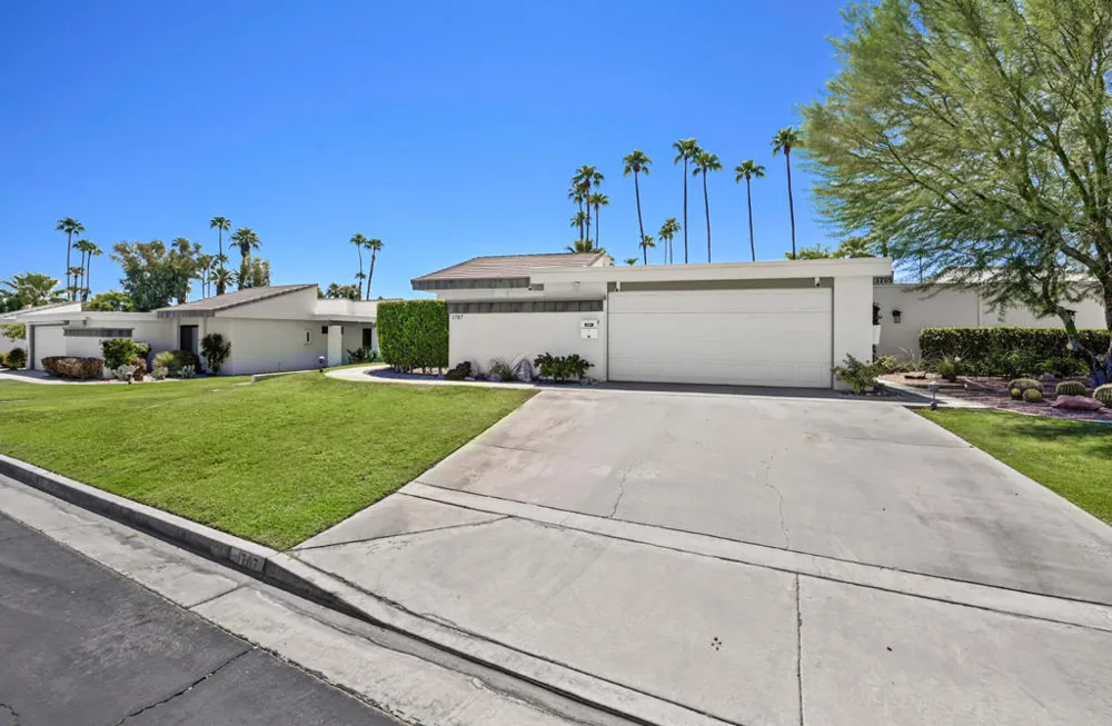 1707 Grand Bahama Drive W Palm Springs, CA 92264