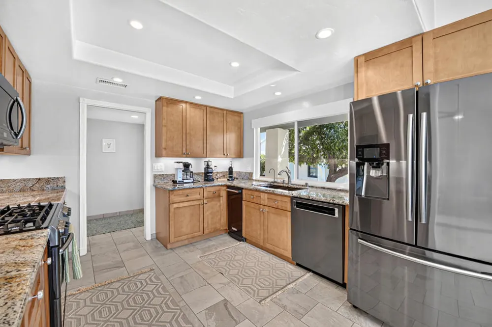 1707 Grand Bahama Drive W Palm Springs, CA 92264