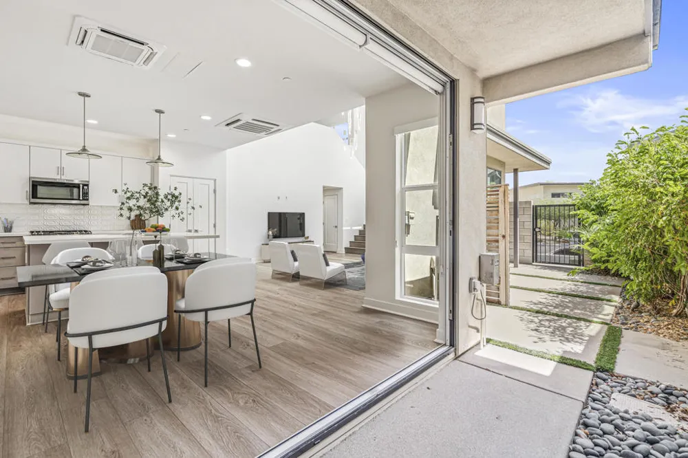2720 Dancing Sands Drive Palm Springs, CA 92262