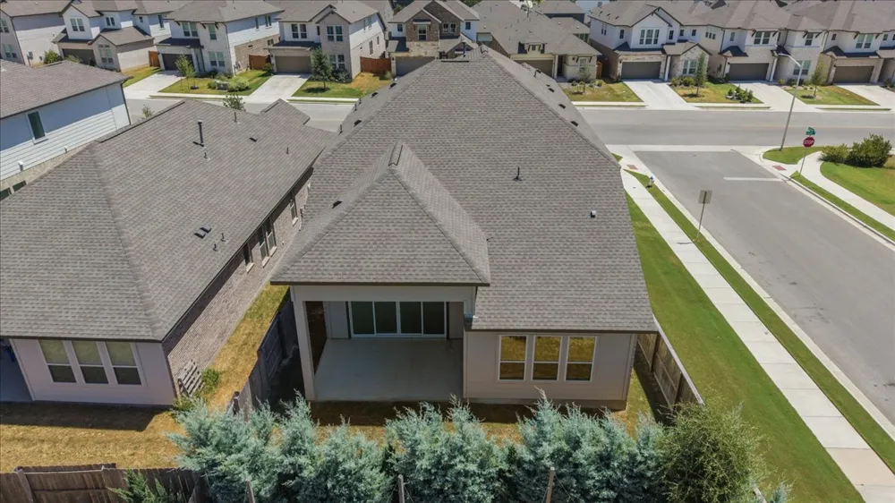 305 Lariat Loop Liberty Hill, TX 78642