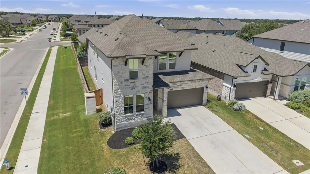 305 Lariat Loop Liberty Hill, TX 78642