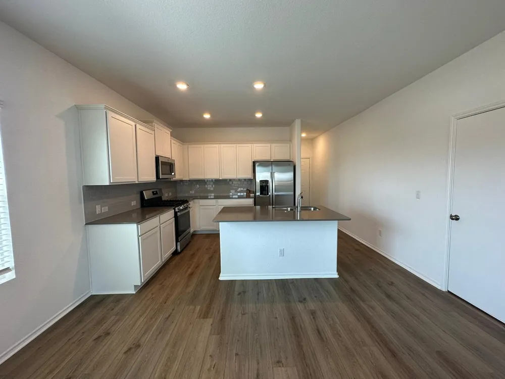 425 SALT SPRINGS ROAD Kyle, TX 78640