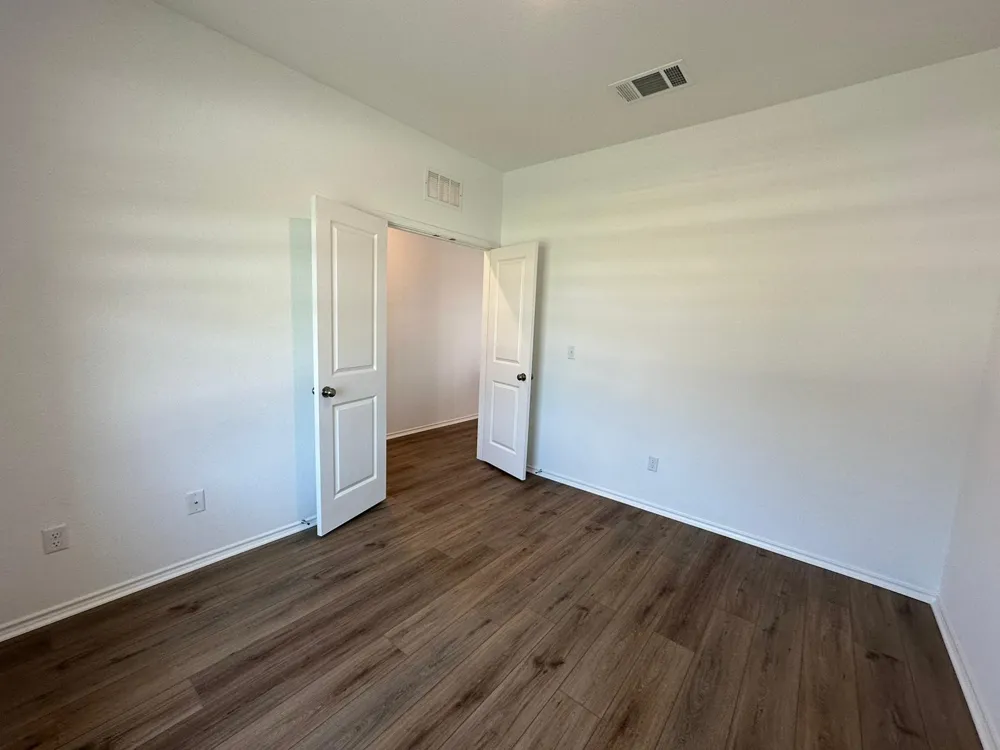 425 SALT SPRINGS ROAD Kyle, TX 78640