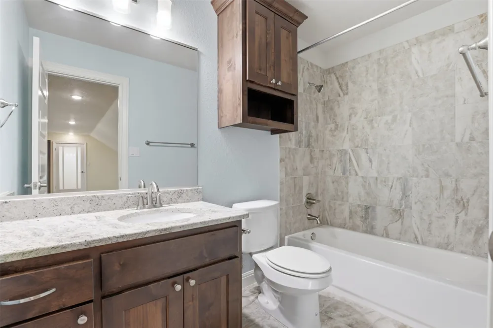 2440 Greatwood Trail Leander, TX 78641