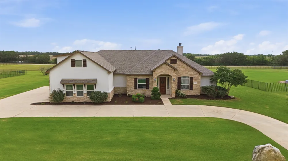 2440 Greatwood Trail Leander, TX 78641