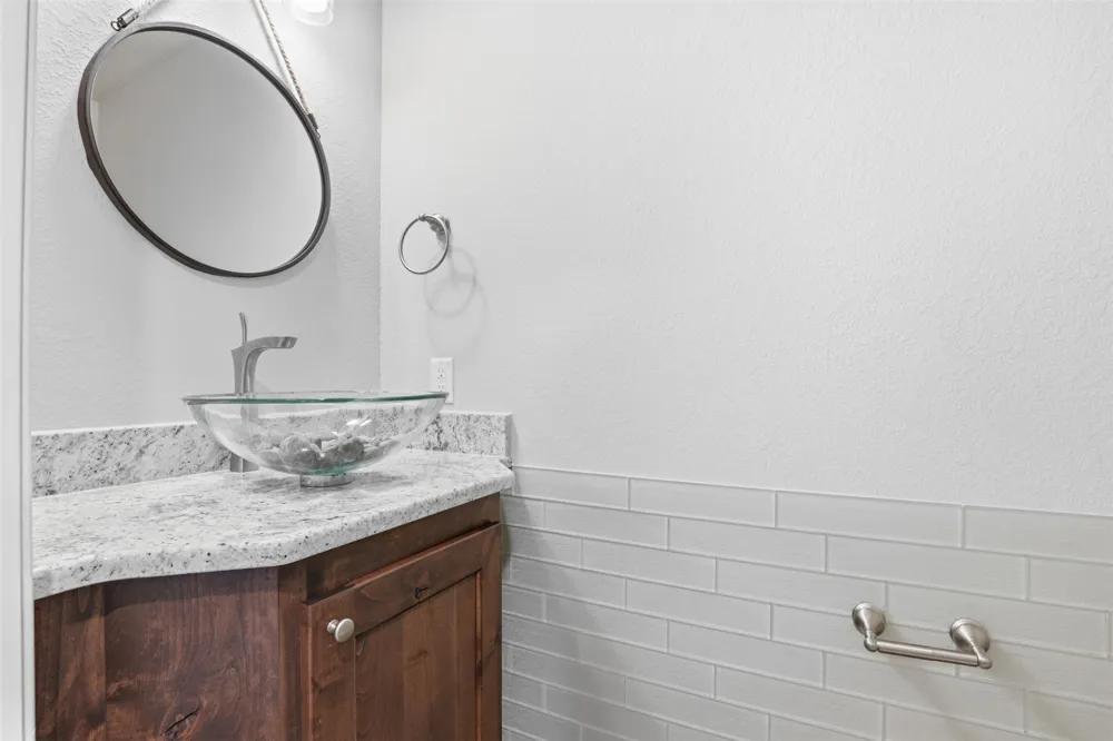 2440 Greatwood Trail Leander, TX 78641
