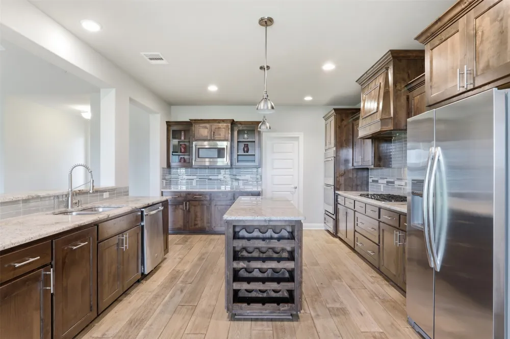 2440 Greatwood Trail Leander, TX 78641