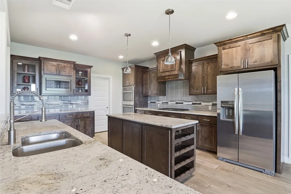 2440 Greatwood Trail Leander, TX 78641