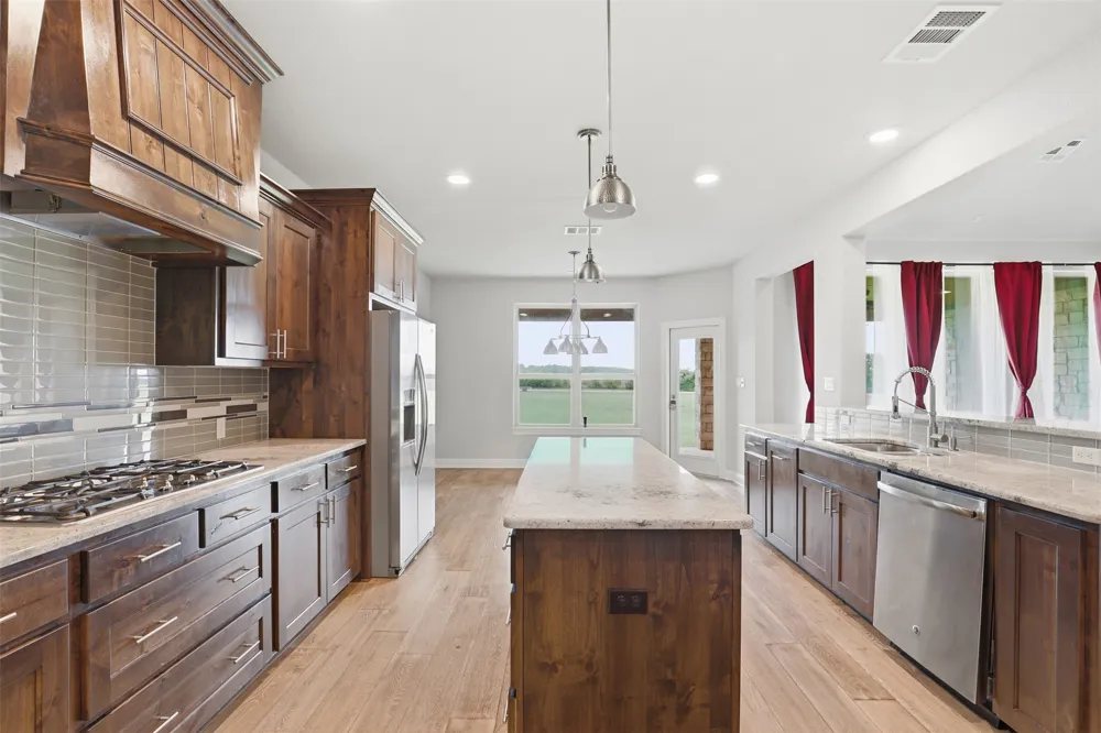 2440 Greatwood Trail Leander, TX 78641