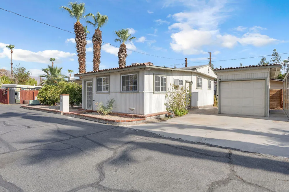 140 Jupiter Street Palm Springs, CA 92264