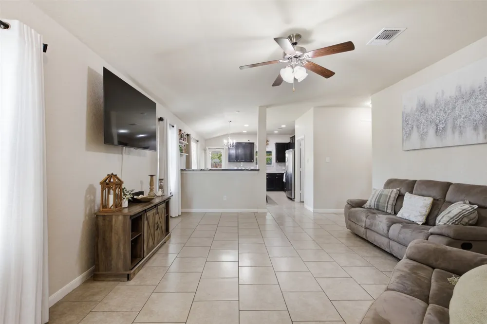 1617 Sunflower Street Lockhart, TX 78644