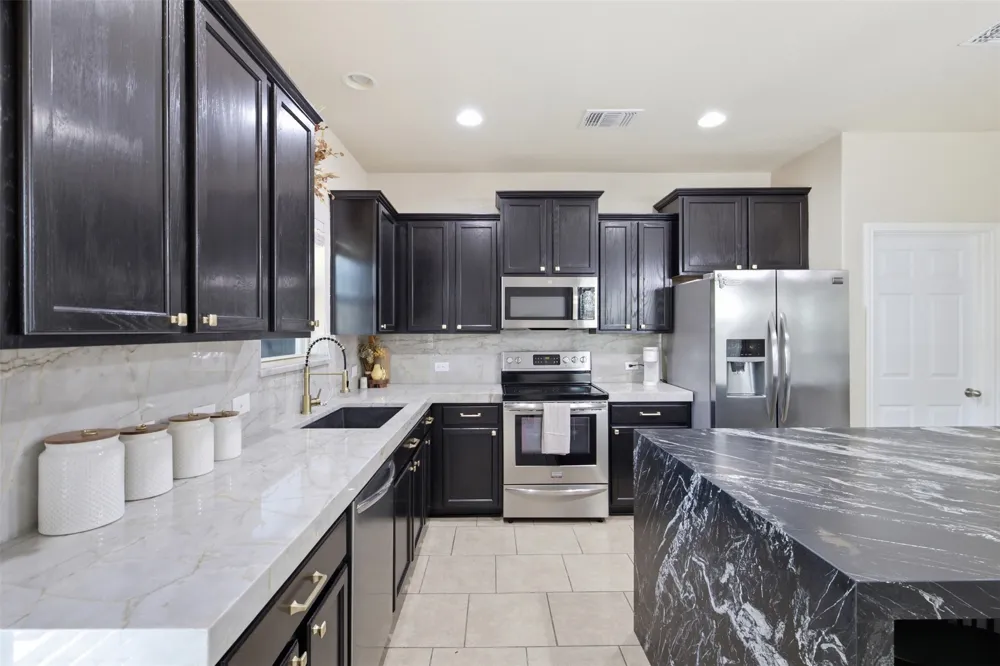1617 Sunflower Street Lockhart, TX 78644
