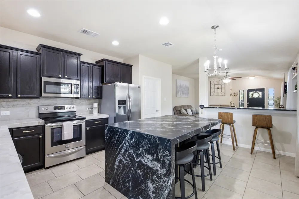 1617 Sunflower Street Lockhart, TX 78644
