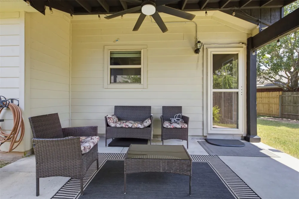 1617 Sunflower Street Lockhart, TX 78644