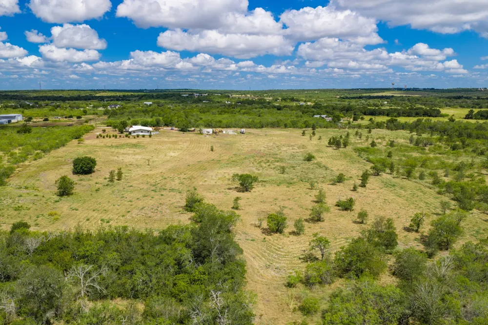 8804 Williamson Road Kyle, TX 78640