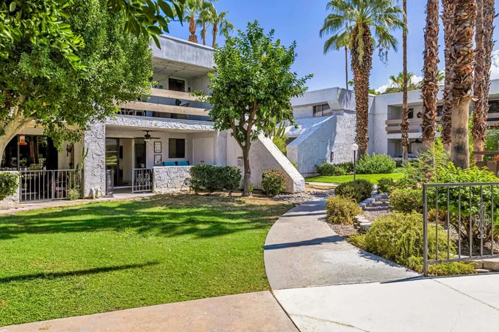 5301 E Waverly Drive #171 Palm Springs, CA 92264