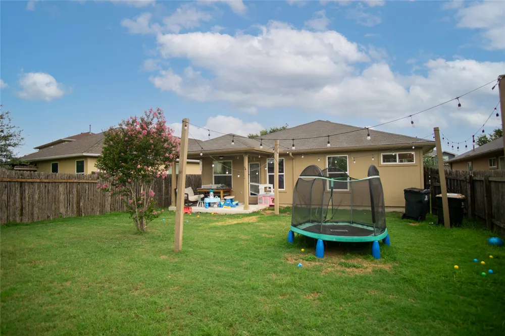 6912 Plains Crest Drive Del Valle, TX 78617