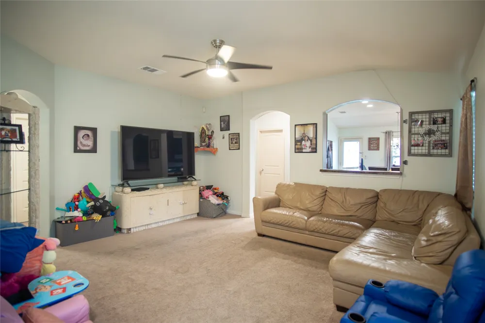 6912 Plains Crest Drive Del Valle, TX 78617