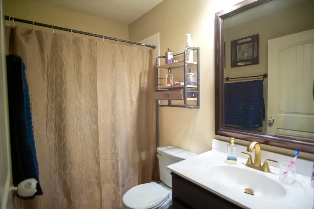 6912 Plains Crest Drive Del Valle, TX 78617