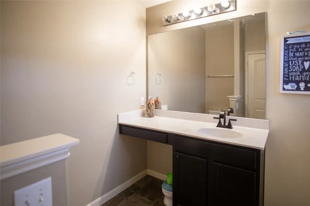 6912 Plains Crest Drive Del Valle, TX 78617