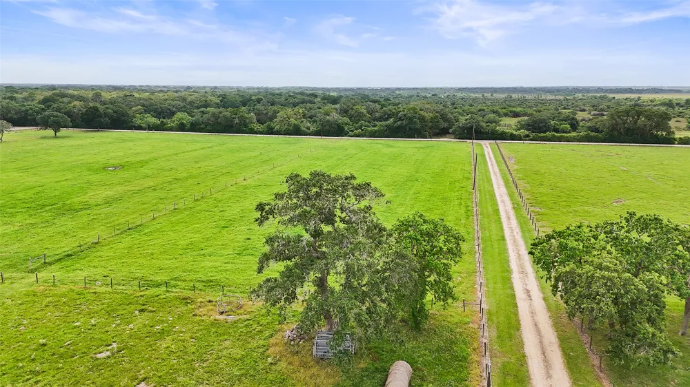 3 County Road 123 Edna, TX 77957