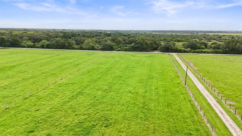 3 County Road 123 Edna, TX 77957