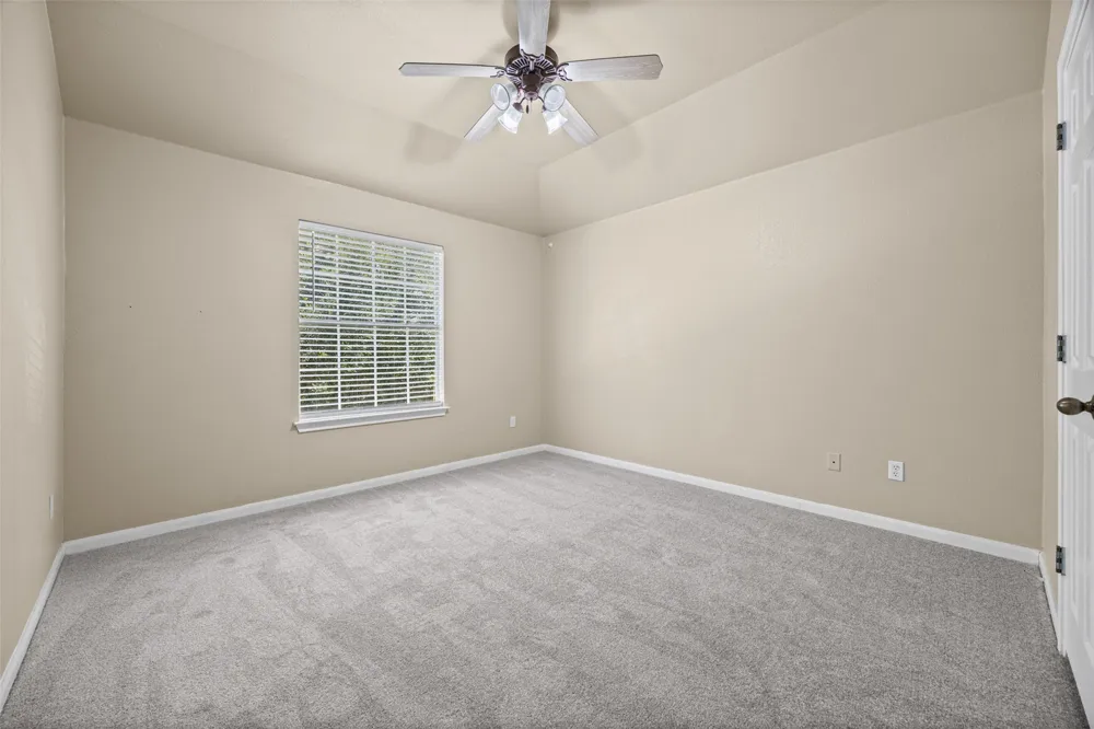 18932 Chrighton Castle Bend Pflugerville, TX 78660
