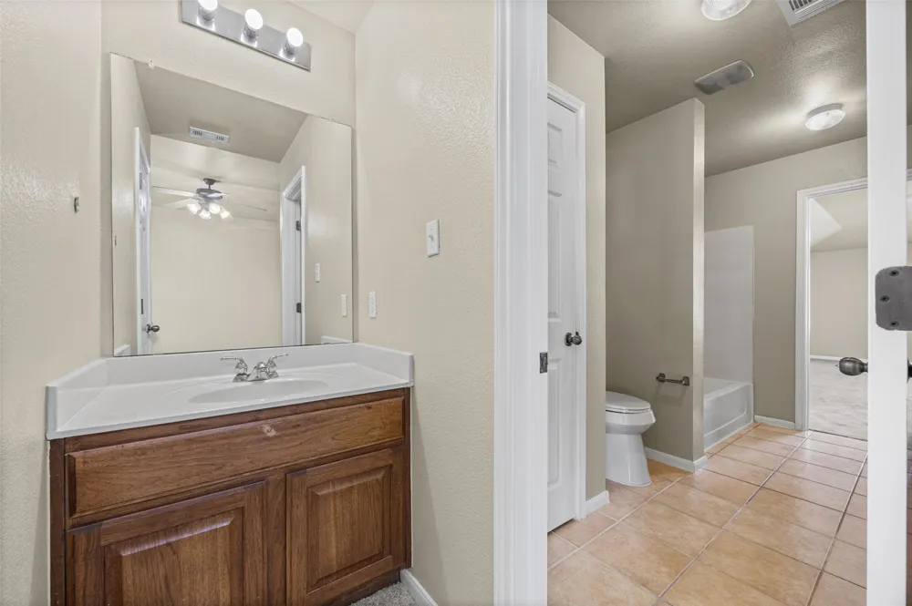 18932 Chrighton Castle Bend Pflugerville, TX 78660