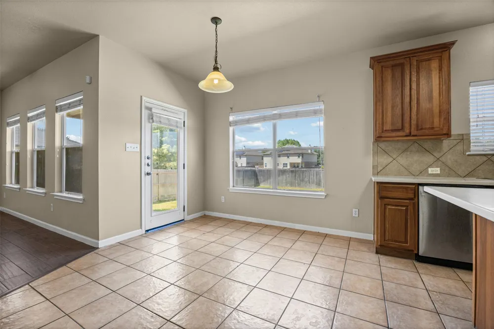 18932 Chrighton Castle Bend Pflugerville, TX 78660