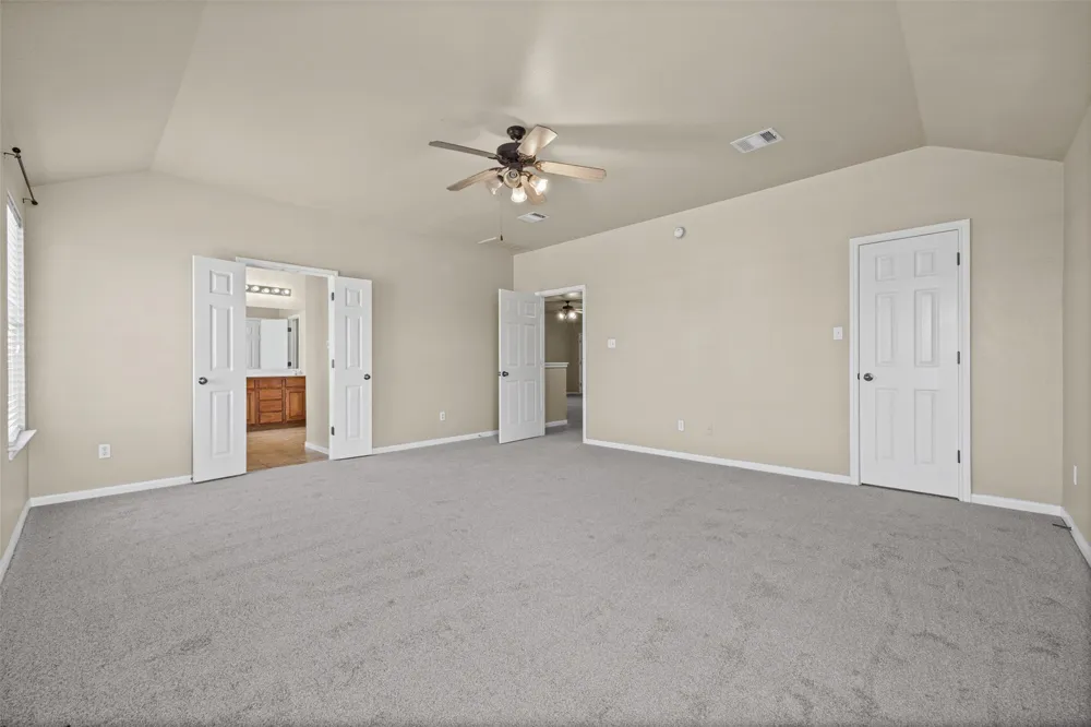 18932 Chrighton Castle Bend Pflugerville, TX 78660