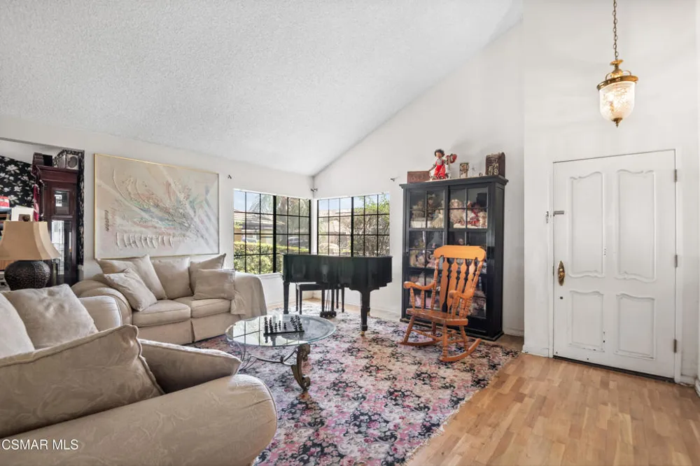 11519 Wildflower Court Moorpark, CA 93021