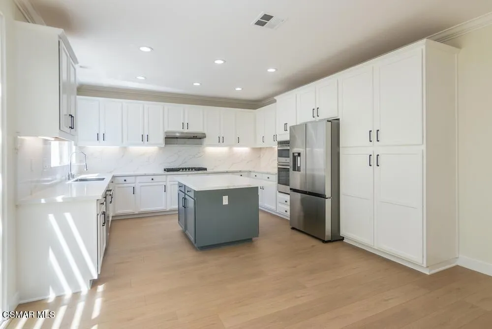 185 Laurel Wood Court Simi Valley, CA 93065