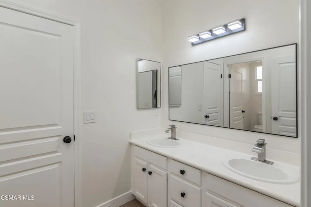 185 Laurel Wood Court Simi Valley, CA 93065