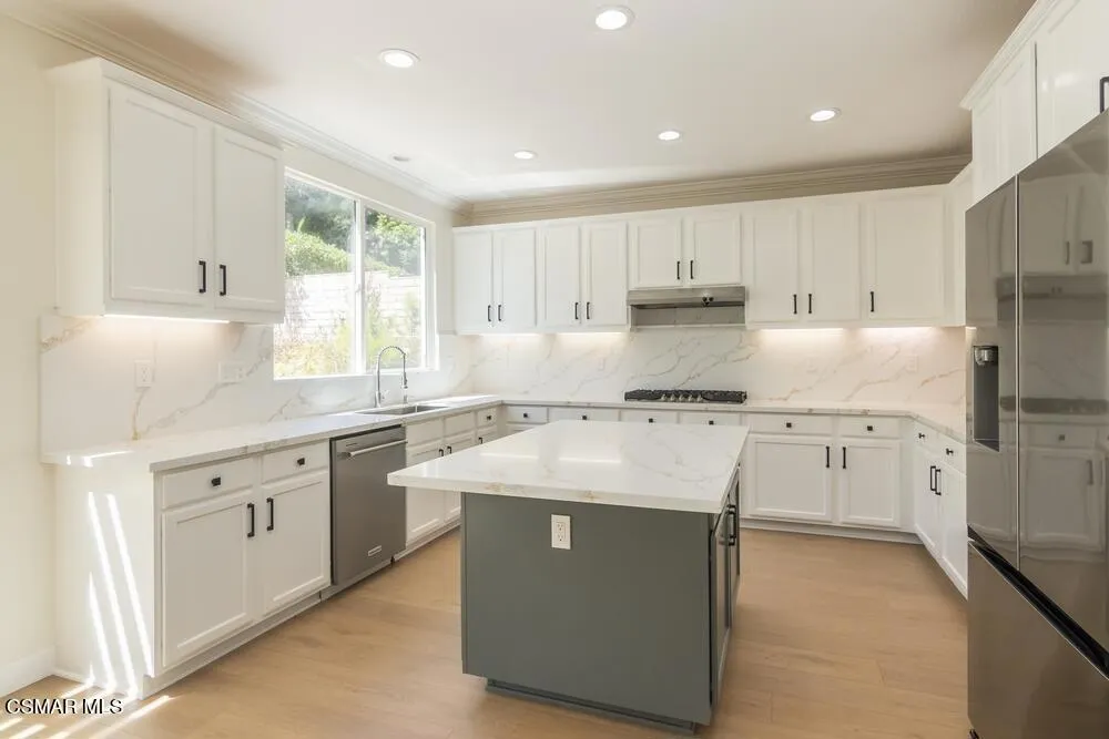 185 Laurel Wood Court Simi Valley, CA 93065