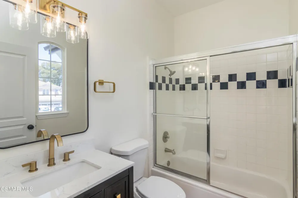 185 Laurel Wood Court Simi Valley, CA 93065