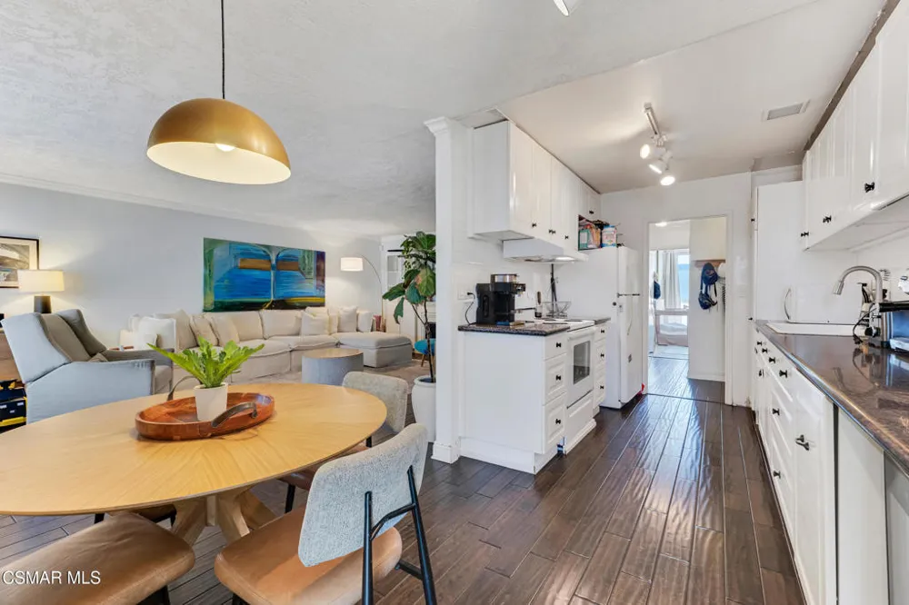 3700 Dean Drive #206 Ventura, CA 93003