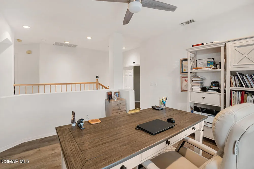 588 Monteleone Avenue Oak Park, CA 91377