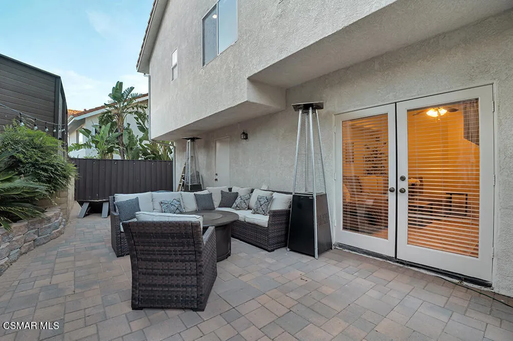 588 Monteleone Avenue Oak Park, CA 91377