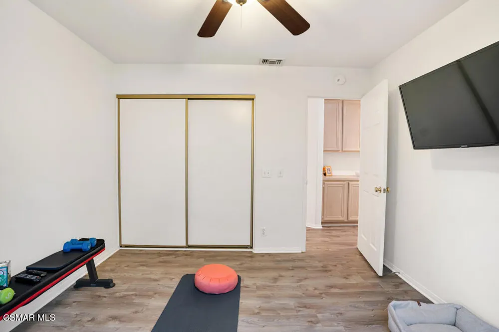 588 Monteleone Avenue Oak Park, CA 91377