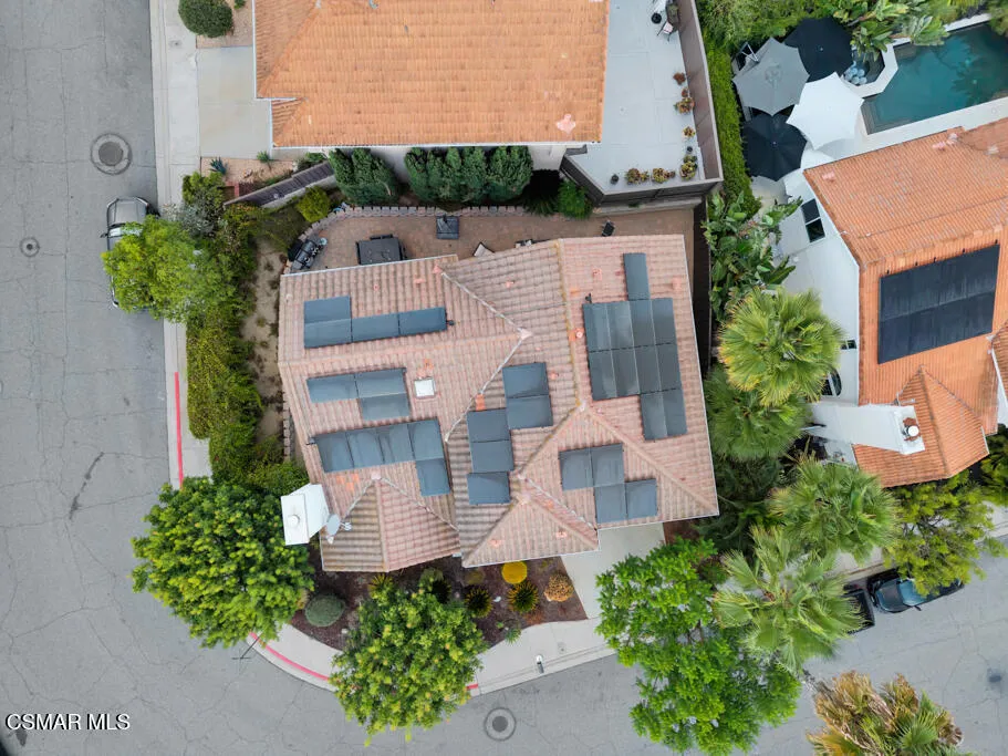 588 Monteleone Avenue Oak Park, CA 91377