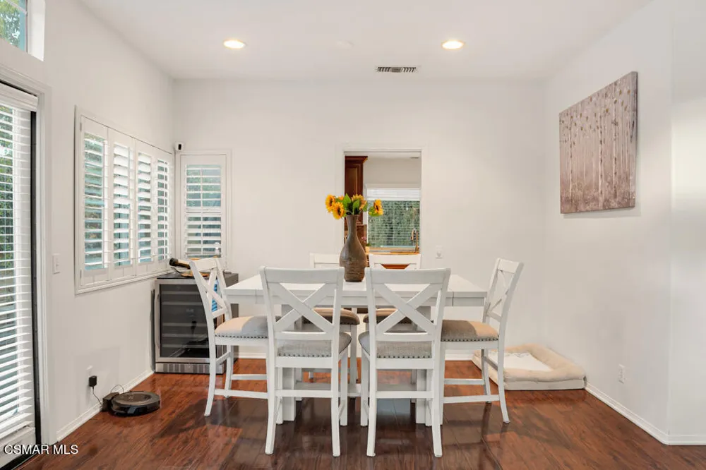 588 Monteleone Avenue Oak Park, CA 91377