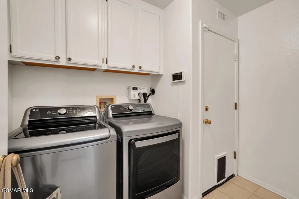 588 Monteleone Avenue Oak Park, CA 91377