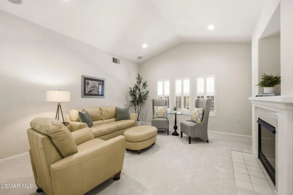 2043 Tulip Avenue Simi Valley, CA 93063