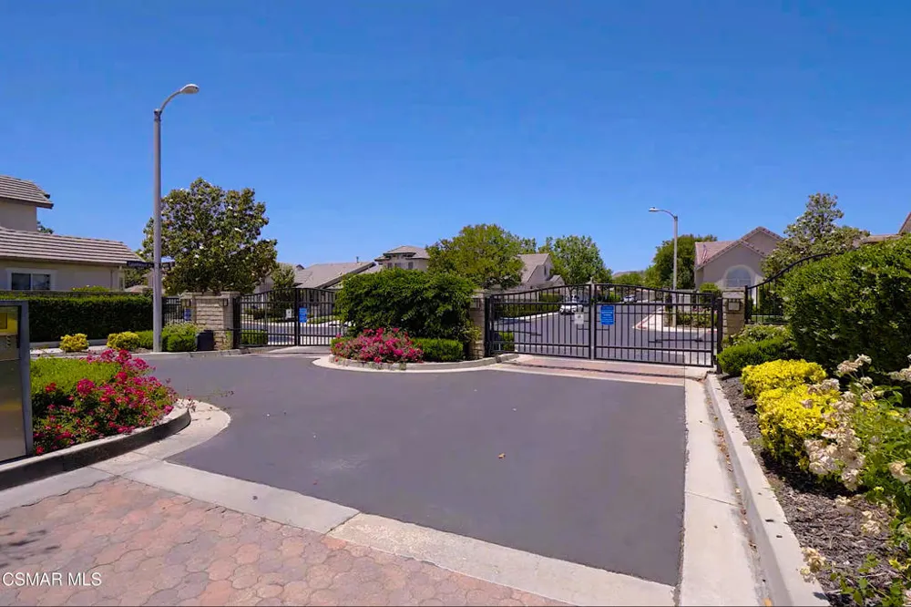 2043 Tulip Avenue Simi Valley, CA 93063