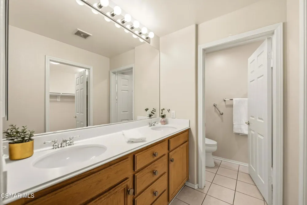 2043 Tulip Avenue Simi Valley, CA 93063
