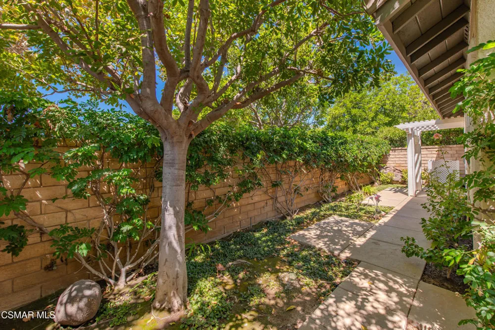 2043 Tulip Avenue Simi Valley, CA 93063