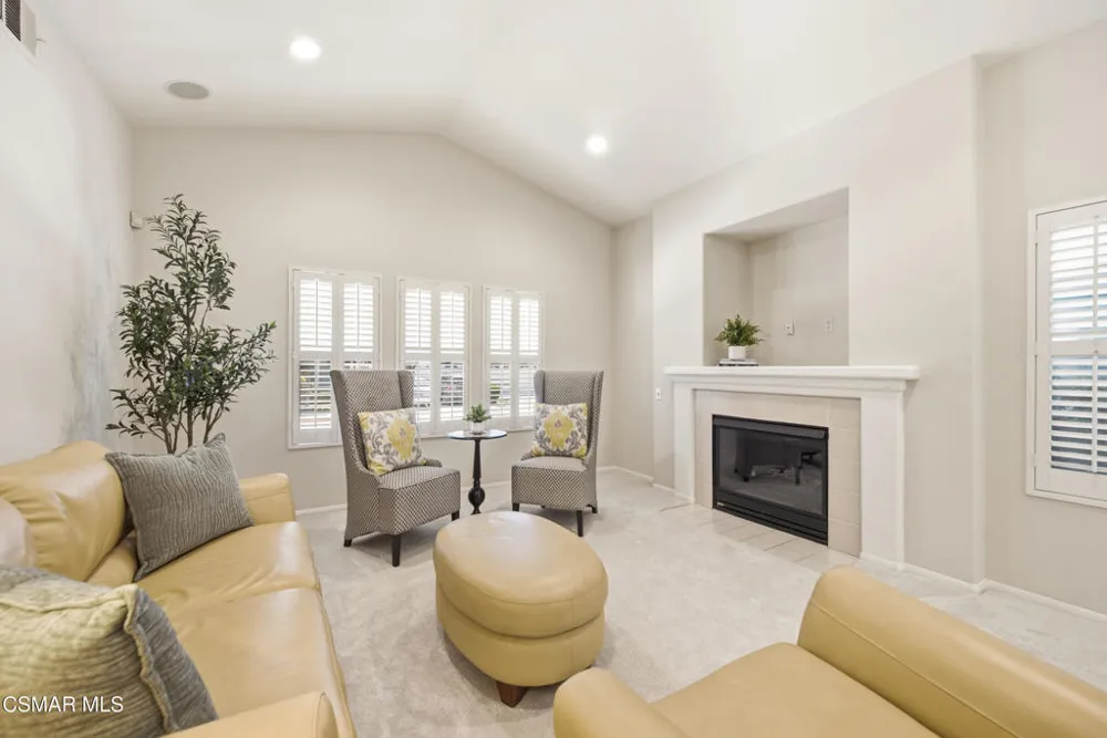 2043 Tulip Avenue Simi Valley, CA 93063